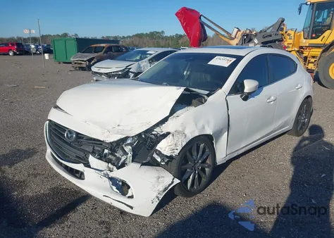 2018 Mazda Mazda3 Touring z USA, uszkodzony, nr VIN 3MZBN1L36JM267841